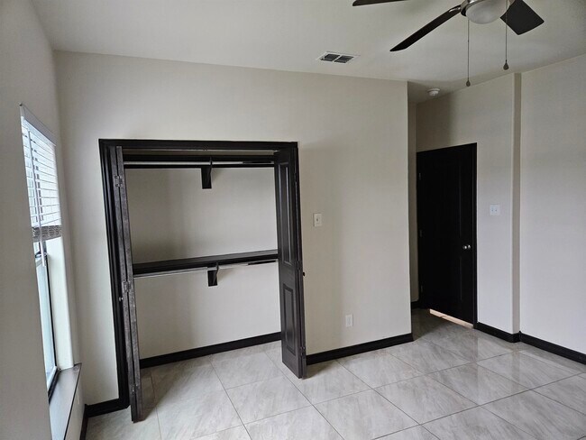 Building Photo - 2907 Clark Blvd