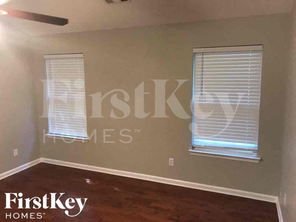 Building Photo - 338 Breeze Mdw