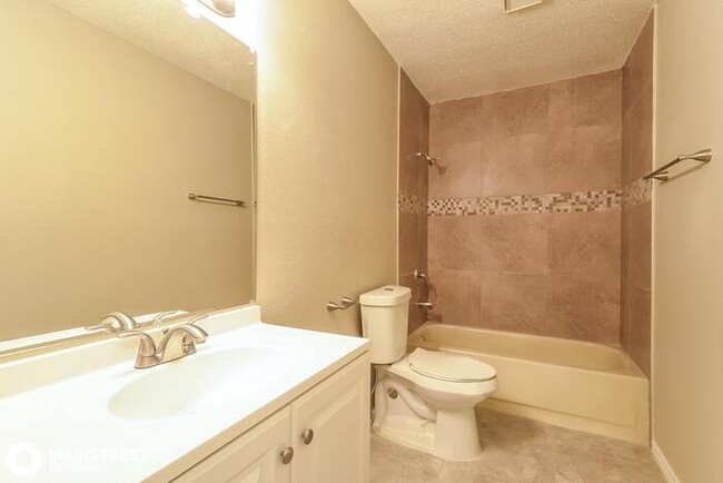 Building Photo - 9646 Quiet Lk, San Antonio, TX 78254