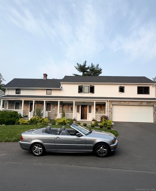 Primary Photo - 561 River Rd