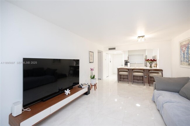 Building Photo - 10875 SW 112th Ave