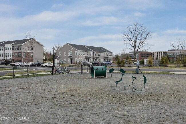 Building Photo - 50 Midway Rd S