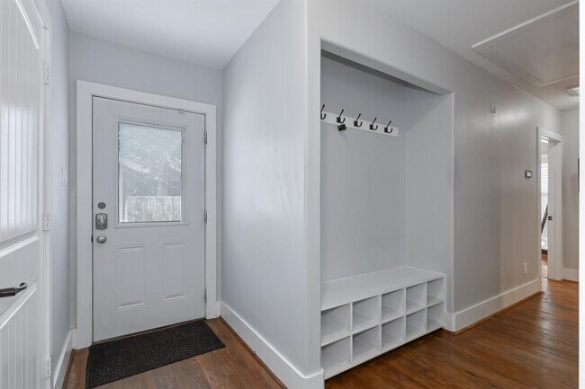 Building Photo - 509 Vincent St