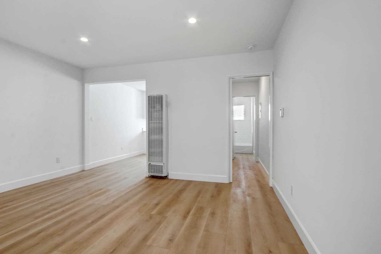 Building Photo - 922 6th St