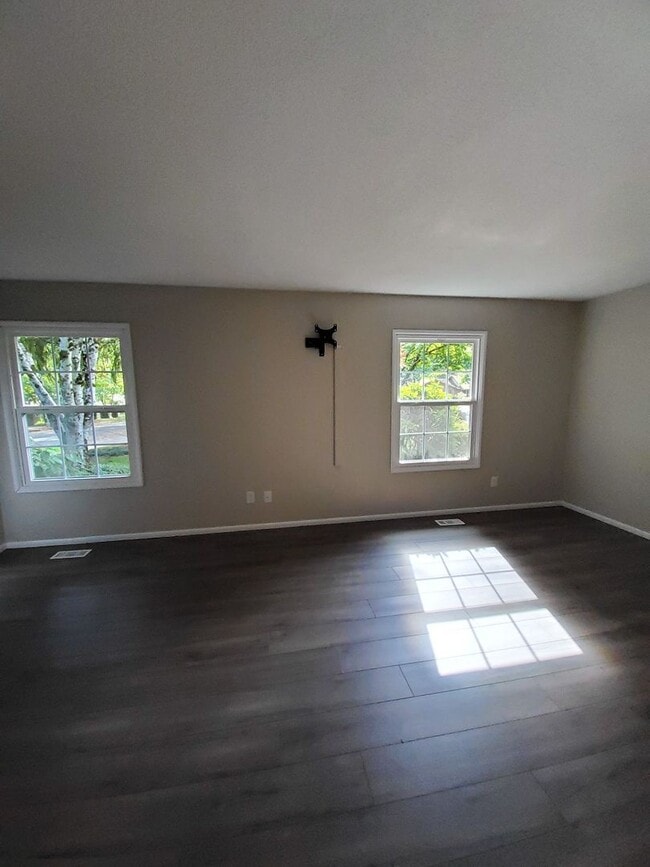 Building Photo - Great Home Near Hiteon Elementary