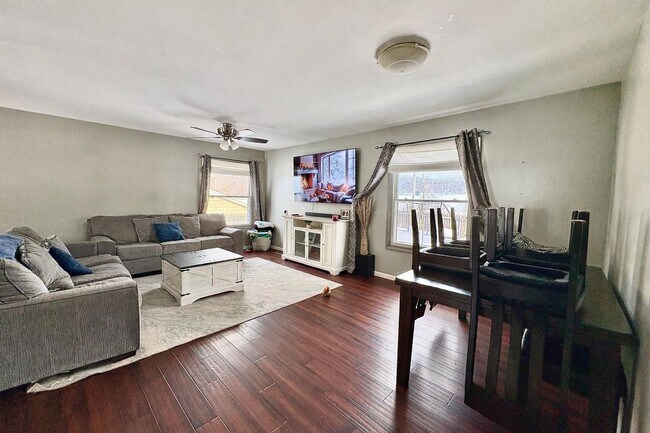 Building Photo - Twyckenham Hills Gem – 4BR with Lower Level Family Suite