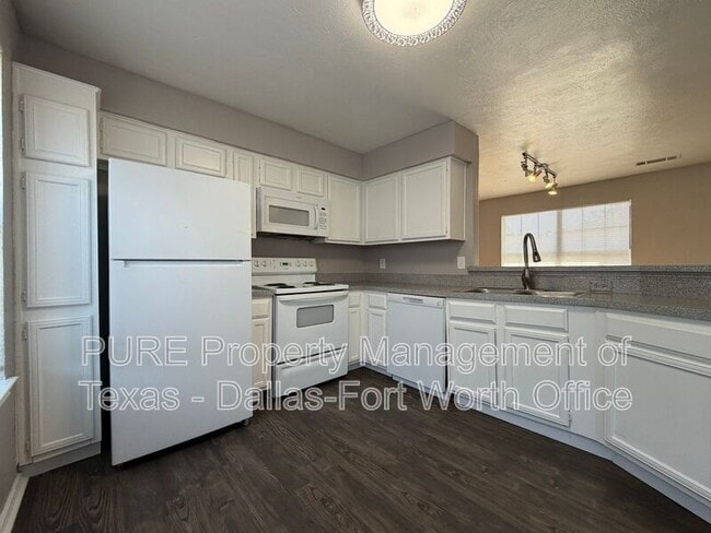 Building Photo - 806/104 Castleglen Drive