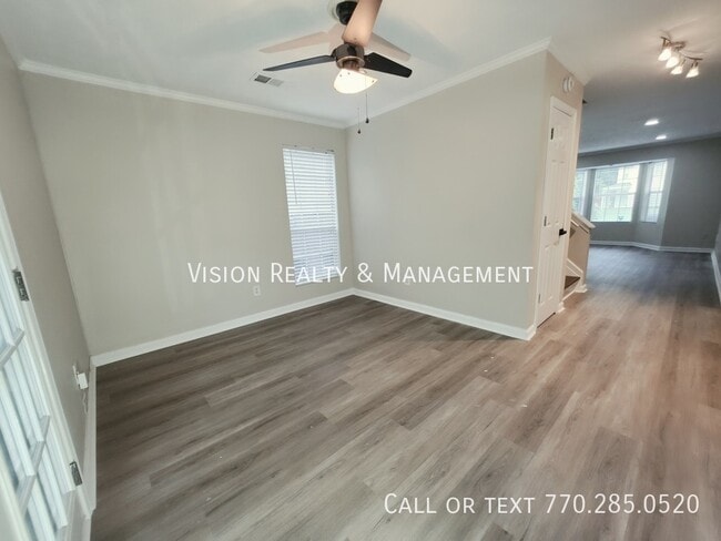 Building Photo - 5025 Brittany Dr