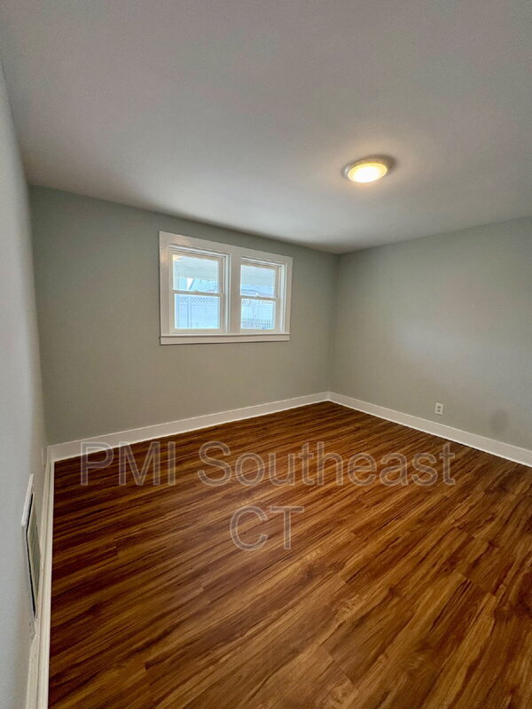 Building Photo - 41R Boston Post Rd