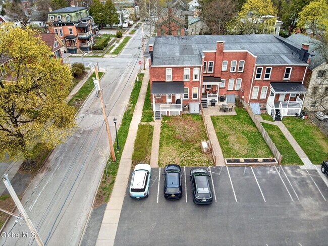 Building Photo - 194 Grand Ave