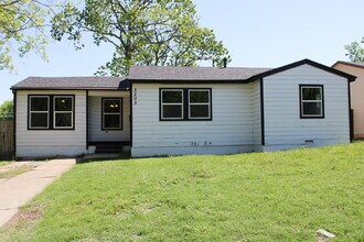 Building Photo - Charming 3-Bedroom, 2-Bath home – Perfect Fort Worth Living!