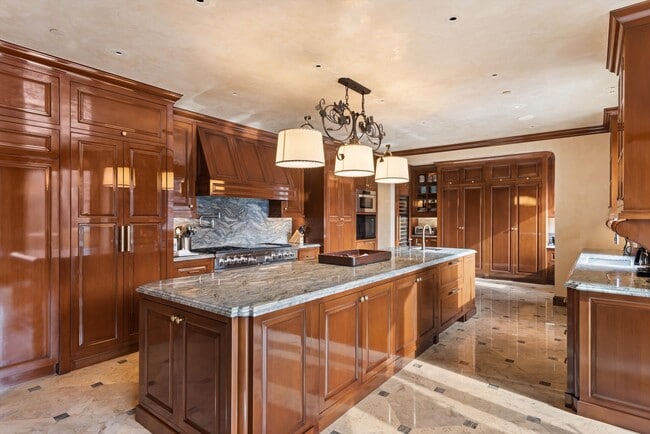 Building Photo - 64 Pitkin Way