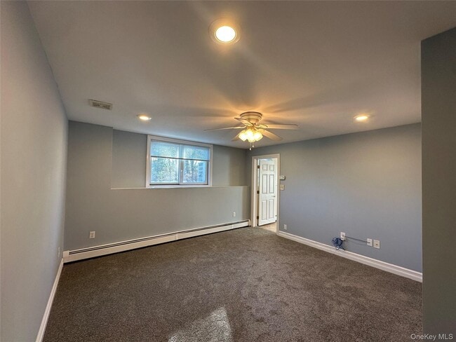 Building Photo - 27 Meadow St