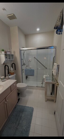 Building Photo - 1595 Homeland Dr