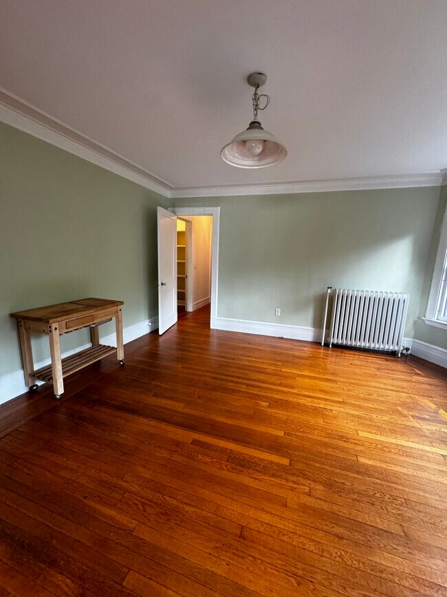 Building Photo - 809 Whitney Ave