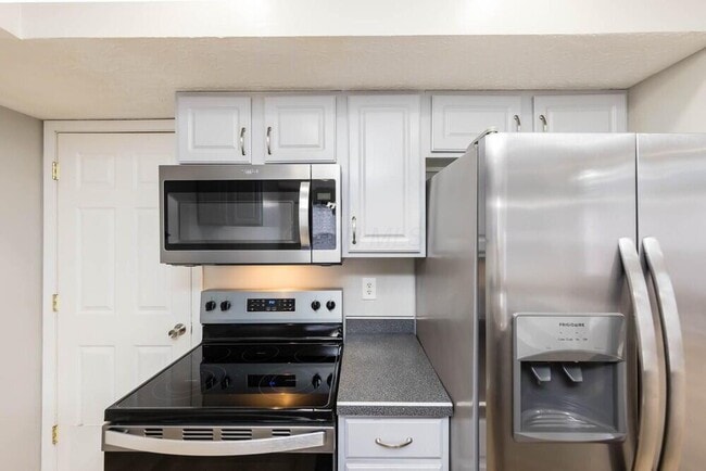 Building Photo - 2439 Sutter Pkwy