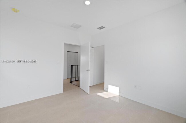 Building Photo - 1119 NW 1st St