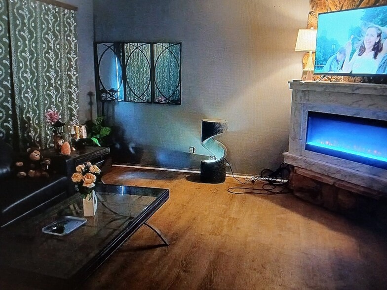 Building Photo - 20 E Morningside Dr