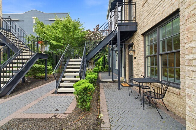 Building Photo - 84 Normandy Ave