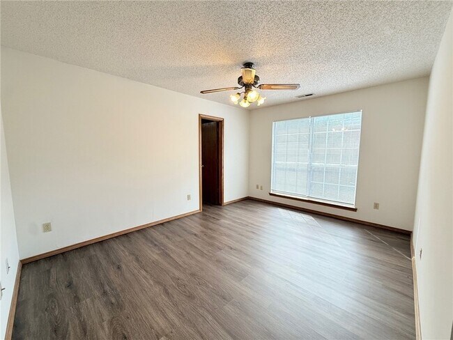 Building Photo - 2972 N John Wayne Dr