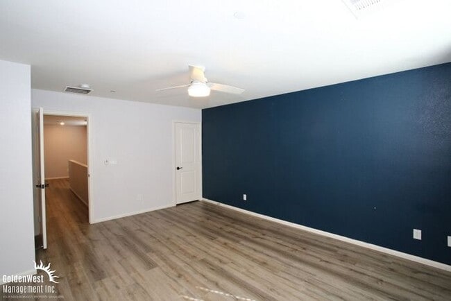 Building Photo - Bright & Stylish 3Bdm 2.5Ba Home in Henderson