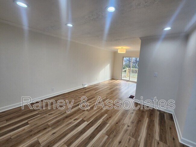 Building Photo - 3700 Taylorsville Rd