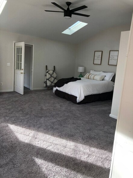 Building Photo - 5205 Dover St