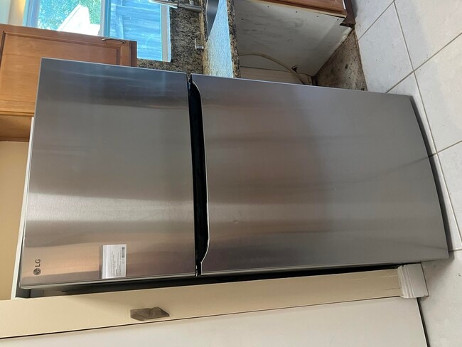 Building Photo - 14 Misty Meadow Dr