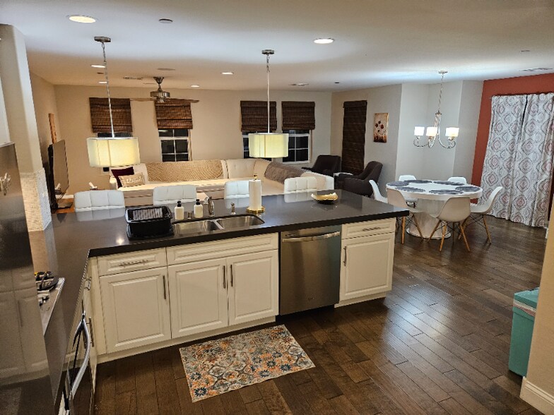 Building Photo - 300 Cadence View Way