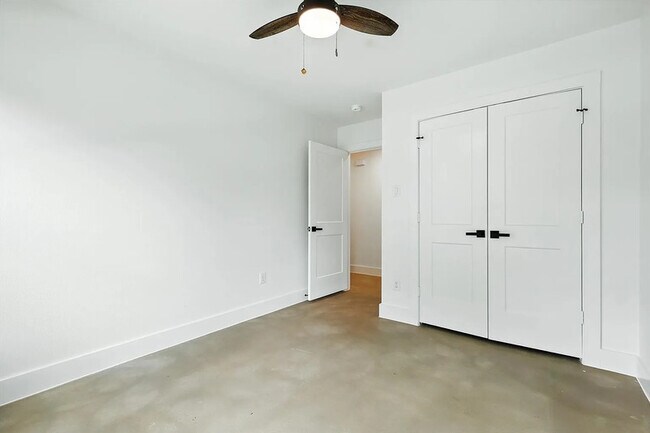 Building Photo - 3206 Sayle St