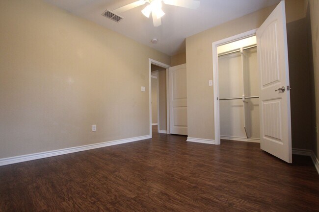 Building Photo - Coming Soon! Gorgeous 3 Bedroom Home in Th...