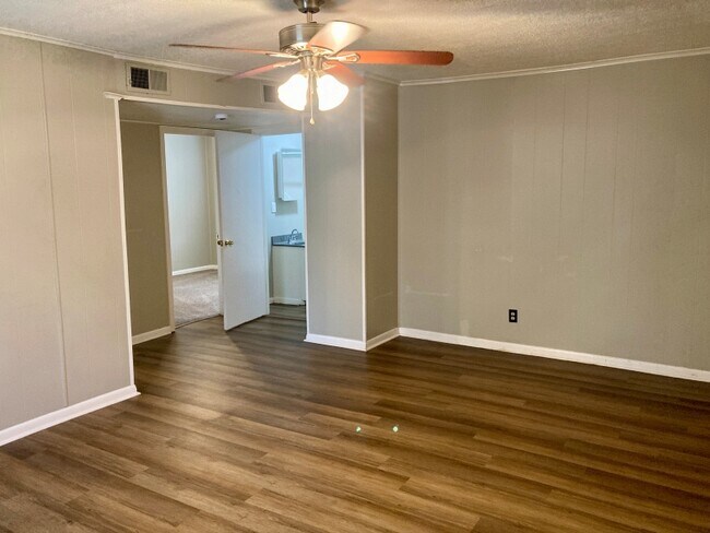 Building Photo - 117 Parkburg Rd