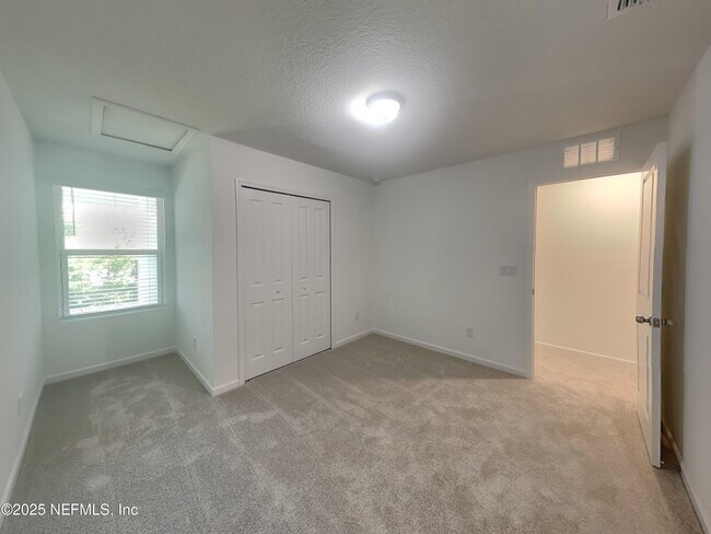 Building Photo - 626 Holly Lks Dr