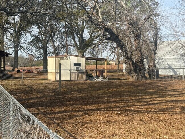 Building Photo - 8336 S Park Ave