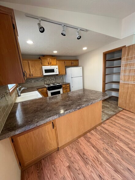 Kitchen with large pantry - 15354 SW Clifford Ct