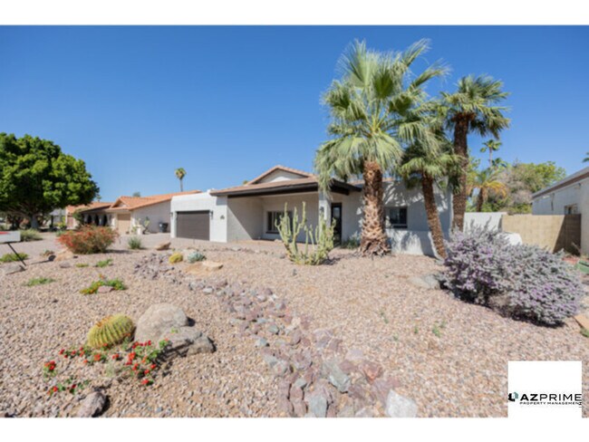Building Photo - Elegant 3/2.5 Scottsdale Home - Vaulted Ce...