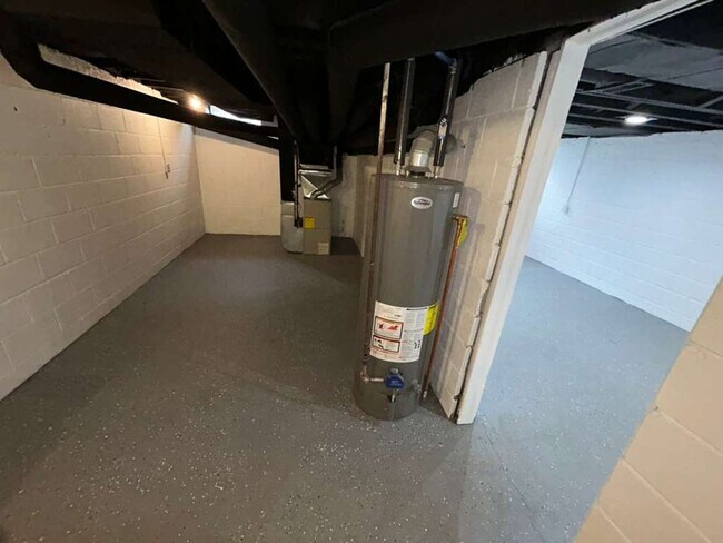 Building Photo - Renovated 3 Bedroom Colonial