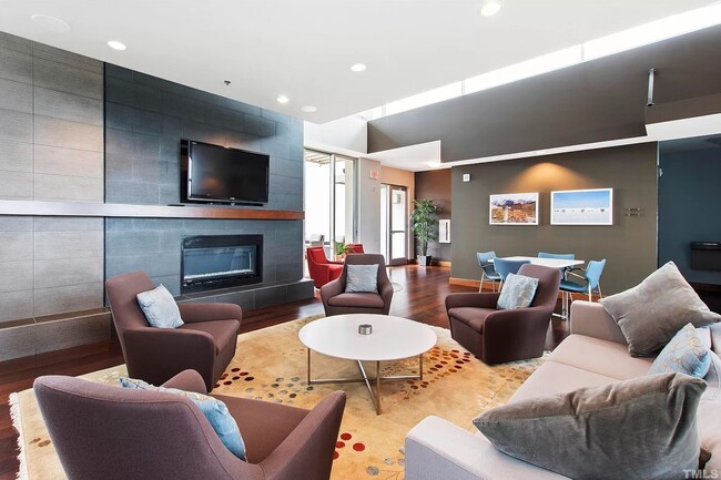 Amenity Area - 140 W Franklin St