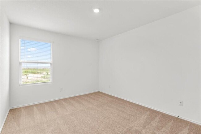 Building Photo - 487 Alamito Ave
