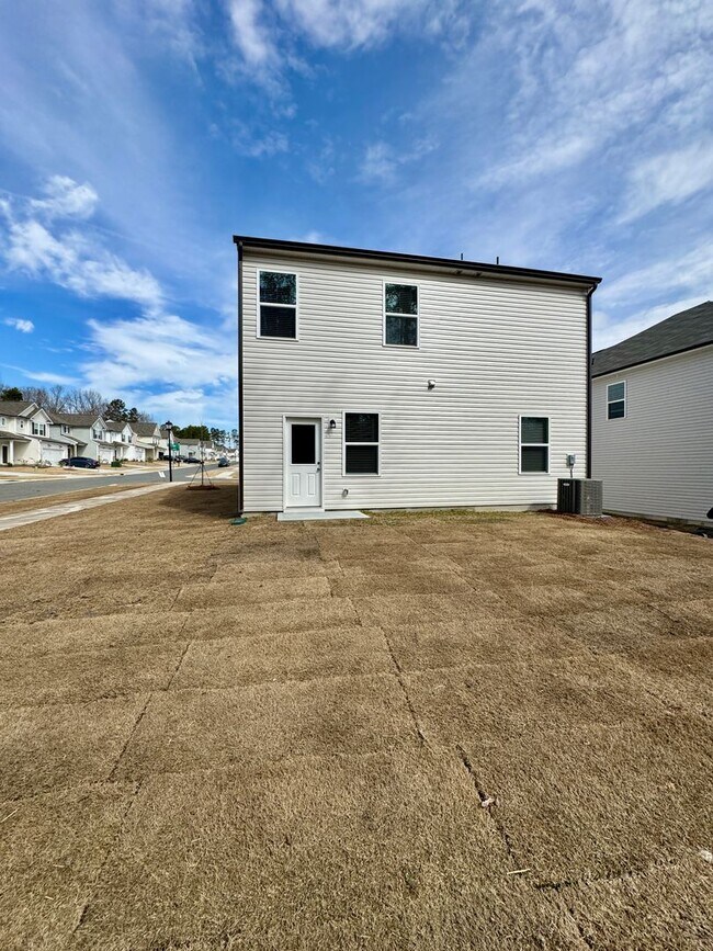 Building Photo - 4BR/2.5BA Two Car Garage in Element Park