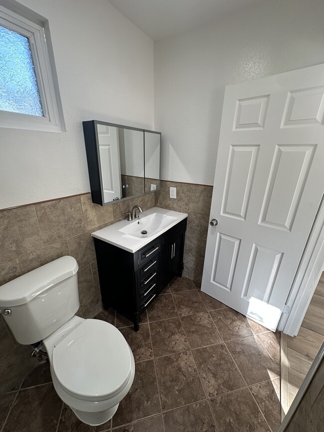 2nd bathroom - 5112 W 123rd Pl