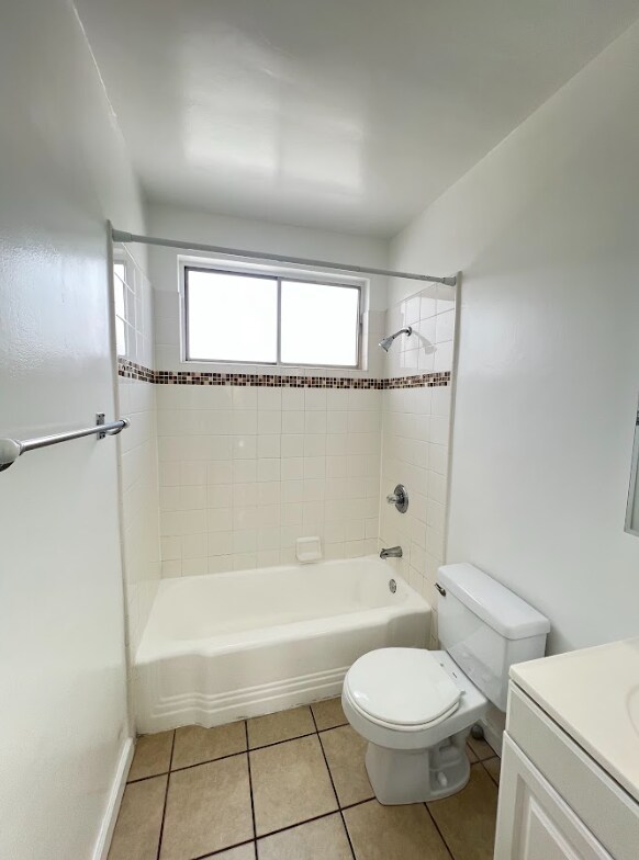 Building Photo - 2637 S Centinela Ave