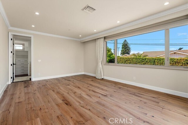 Building Photo - 2 Stallion Rd