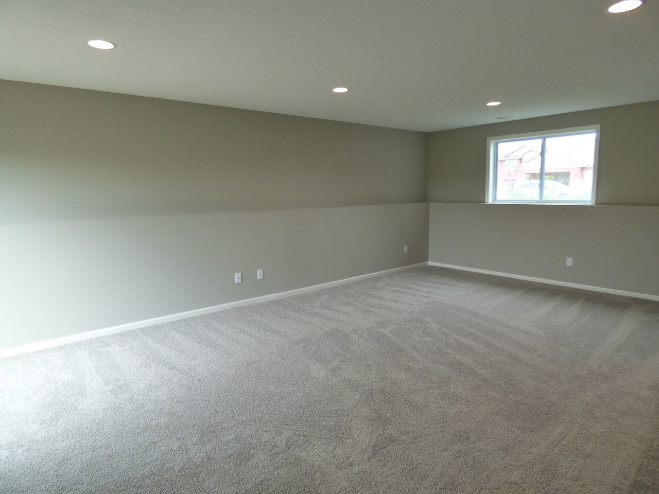 Building Photo - 1025 Pheasant Run