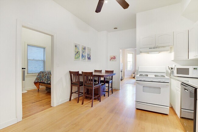 Building Photo - 3304 N Hamilton Ave