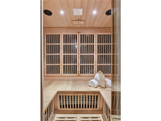 Building Photo - 3933 Zenith Ave S