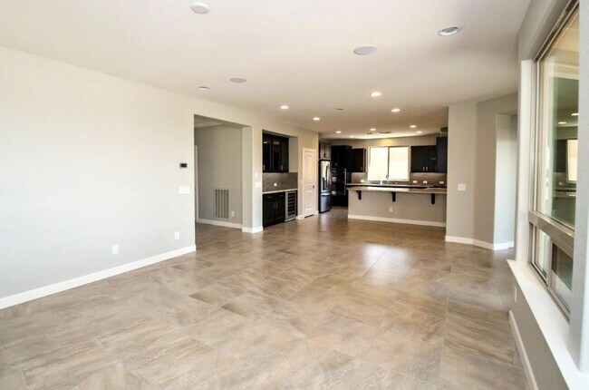 Building Photo - **COMING SOON** AVAILABLE 12/20/25 - Beaut...