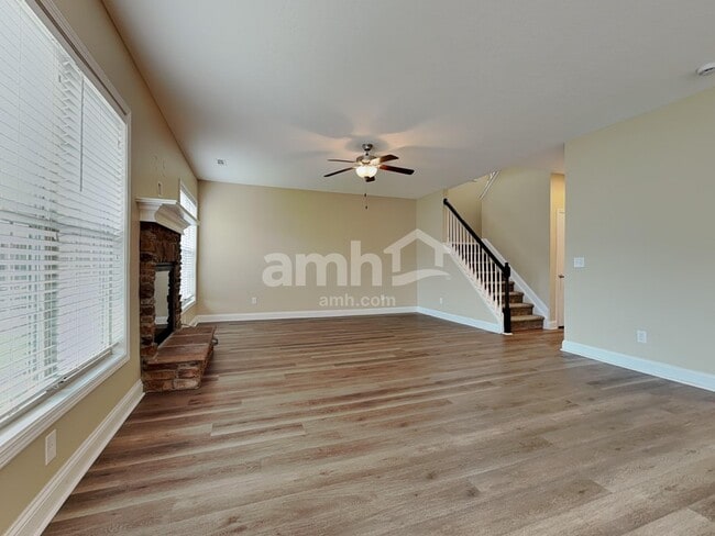 Building Photo - 3419 Greentree Ln