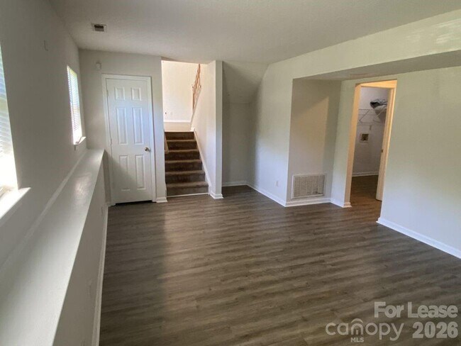 Building Photo - 3122 Periwinkle Ct