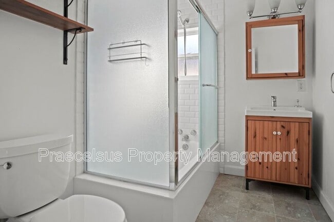 Building Photo - 2244 Felton St